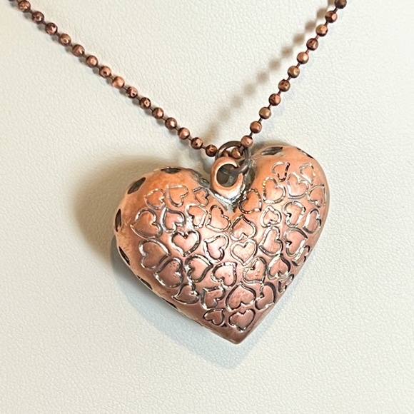 Betsey Johnson Leopard Heart Pendant - Picture 10 of 10